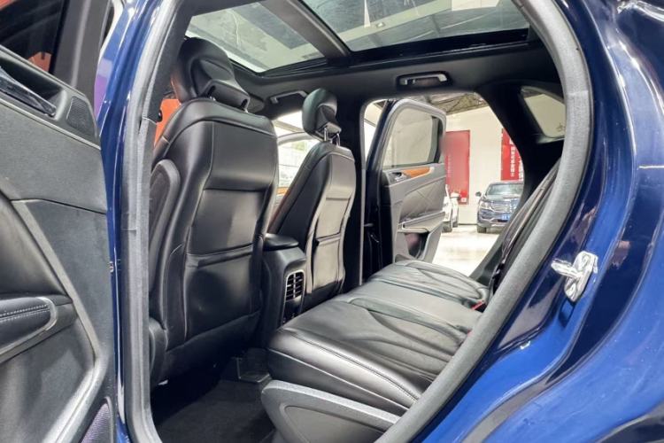 Used Lincoln MKC 2019 2.0T Four-Wheel Drive Luxury Edition China VI Standard Interior 3