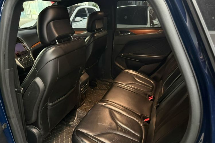 Used Lincoln MKC 2019 2.0T Two-Wheel-Drive Zunya Version China V Emission Standard Interior 3