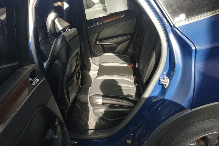 Used Lincoln MKC 2019 2.0T Four-Wheel Drive Luxury Edition China VI Standard Interior 4