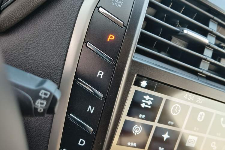 Used Lincoln MKC 2019 2.0T Two-Wheel Drive Zunya Version China VI Standard Interior 4