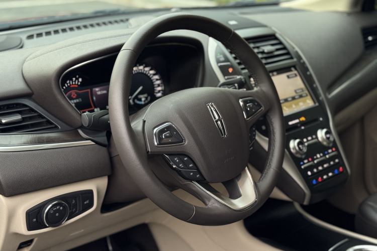 Used Lincoln MKC 2019 2.0T Four-Wheel Drive Luxury Edition China VI Standard Interior 5