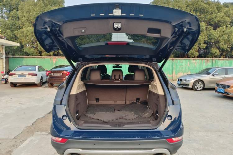 Used Lincoln MKC 2019 2.0T Two-Wheel Drive Zunya Version China VI Standard Interior 7