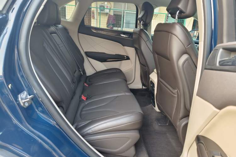 Used Lincoln MKC 2019 2.0T Two-Wheel Drive Zunya Version China VI Standard Interior 9