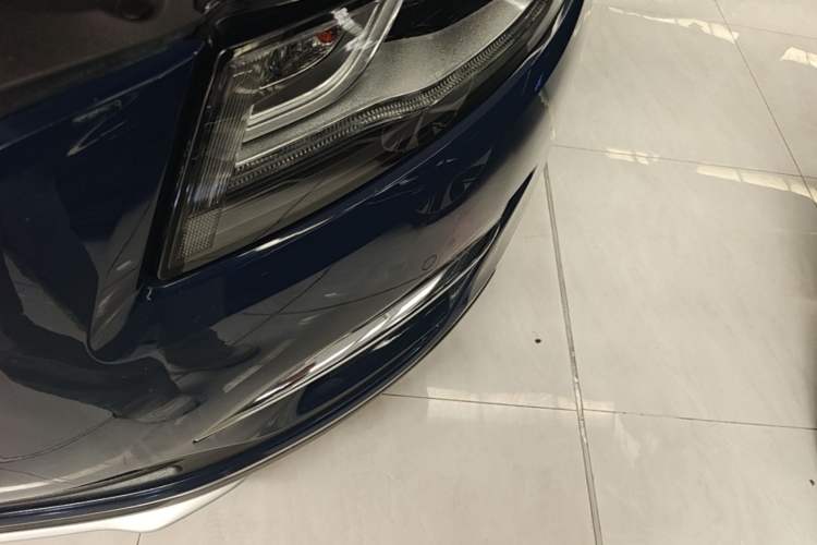 Used Lincoln MKC 2019 2.0T Four-Wheel Drive Luxury Edition China VI Standard Left Front Headlight
