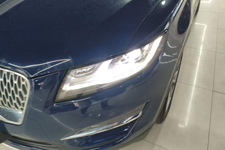Used Lincoln MKC 2019 2.0T Two-Wheel-Drive Zunya Version China V Emission Standard Left Front Headlight