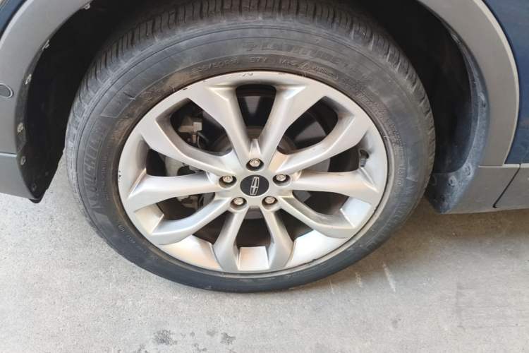 Used Lincoln MKC 2019 2.0T Two-Wheel Drive Zunya Version China VI Standard Left Front Wheel Hub