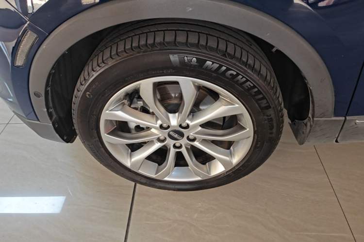 Used Lincoln MKC 2019 2.0T Two-Wheel Drive Zunya Version China VI Standard Left Front Wheel Hub