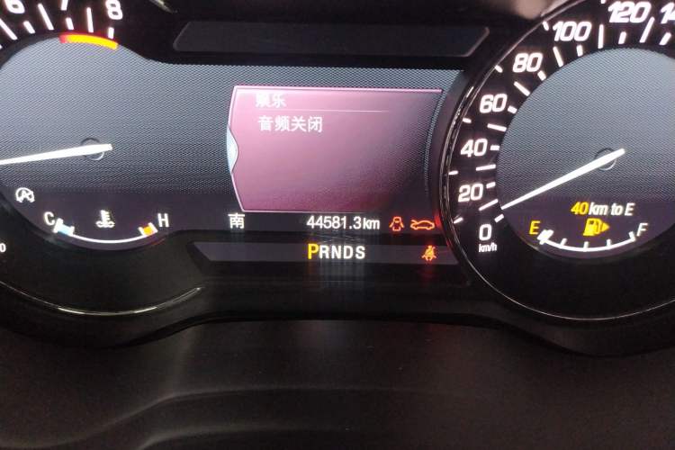 Used Lincoln MKC 2019 2.0T Two-Wheel Drive Zunya Version China VI Standard Odometer Close Up