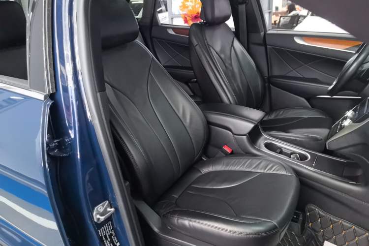 Used Lincoln MKC 2019 2.0T Two-Wheel Drive Zunya Version China VI Standard Right Front Seat