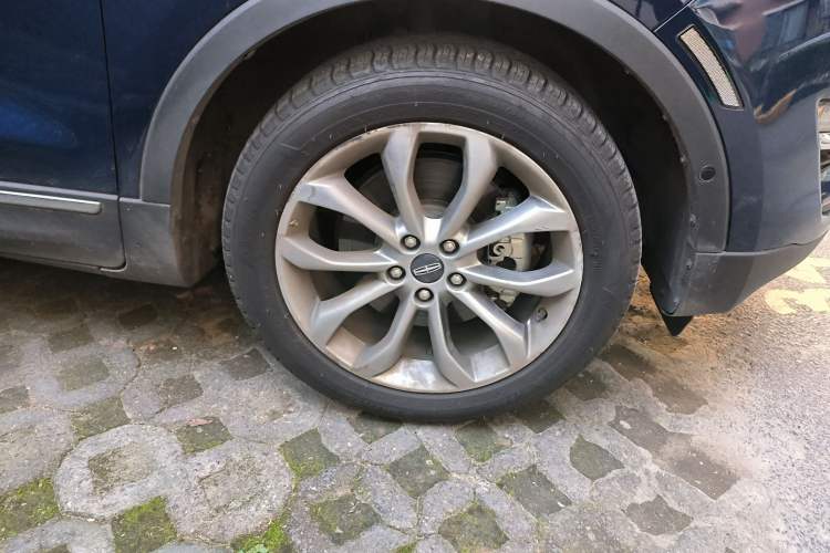 Used Lincoln MKC 2019 2.0T Two-Wheel Drive Zunya Version China VI Standard Right Front Wheel Hub
