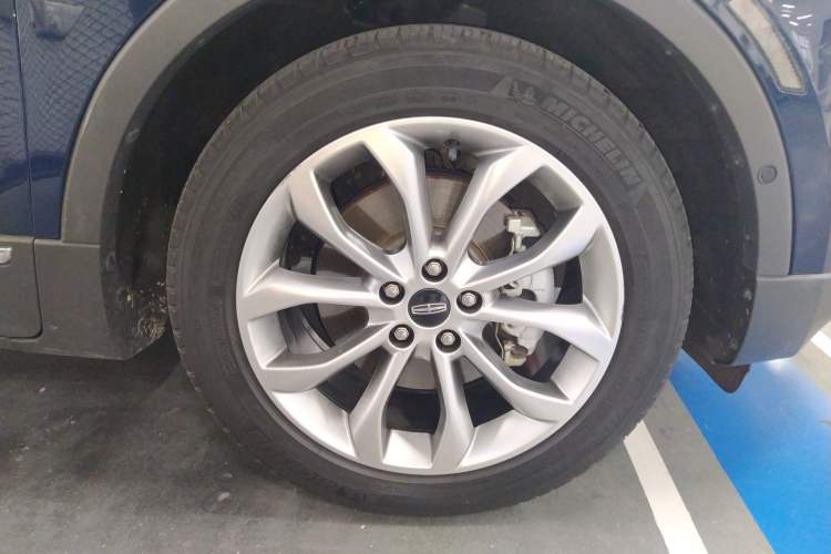 Used Lincoln MKC 2019 2.0T Two-Wheel Drive Zunya Version China VI Standard Right Front Wheel Hub