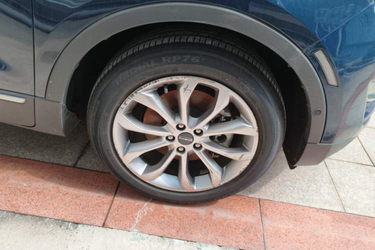 Used Lincoln MKC 2019 2.0T Two-Wheel Drive Zunya Version China VI Standard Right Front Wheel Hub