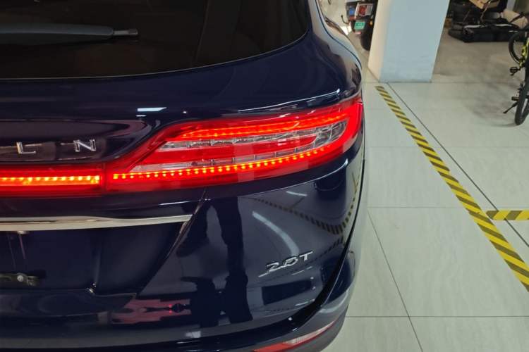 Used Lincoln MKC 2019 2.0T Two-Wheel Drive Zunya Version China VI Standard Right Rear Taillight