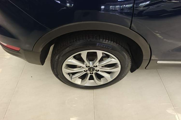 Used Lincoln MKC 2019 2.0T Four-Wheel Drive Luxury Edition China VI Standard Right Rear Wheel Hub