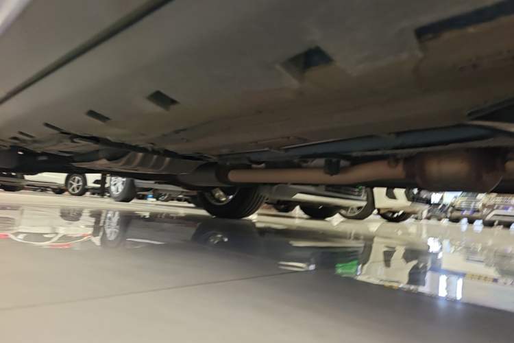 Used Lincoln MKC 2019 2.0T Four-Wheel Drive Luxury Edition China VI Standard Right Side Sill