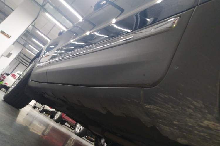 Used Lincoln MKC 2019 2.0T Two-Wheel Drive Zunya Version China VI Standard Right Side Sill