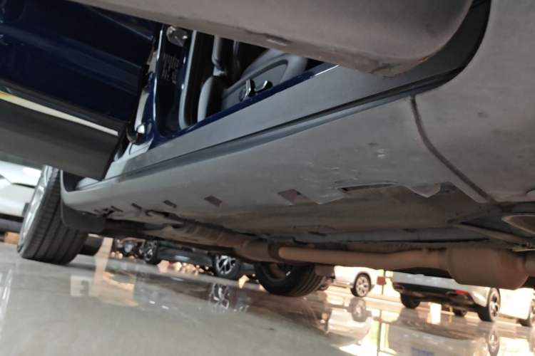 Used Lincoln MKC 2019 2.0T Two-Wheel Drive Zunya Version China VI Standard Right Side Sill