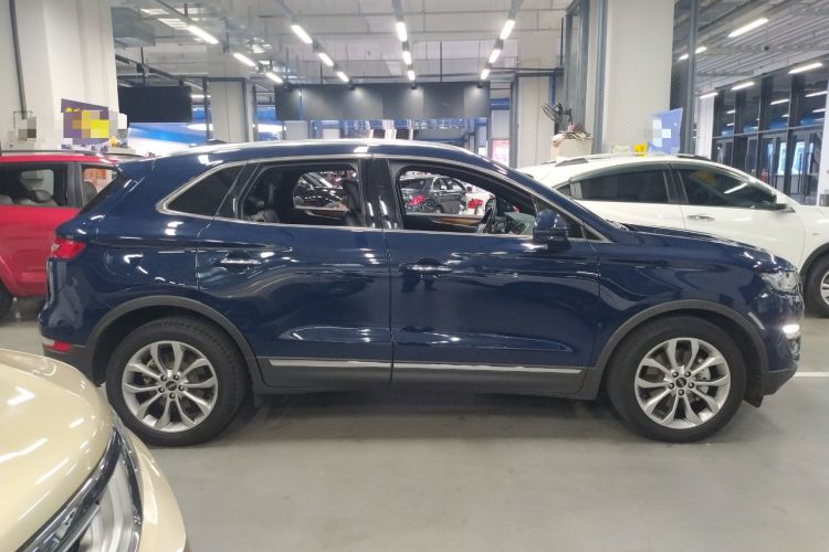 Used Lincoln MKC 2019 2.0T Two-Wheel Drive Zunya Version China VI Standard Right Side