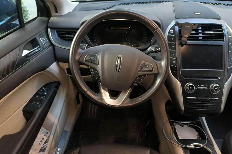 Used Lincoln MKC 2019 2.0T Two-Wheel Drive Zunya Version China VI Standard Steering Wheel
