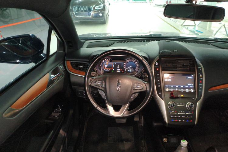 Used Lincoln MKC 2019 2.0T Two-Wheel-Drive Zunya Version China V Emission Standard Steering Wheel