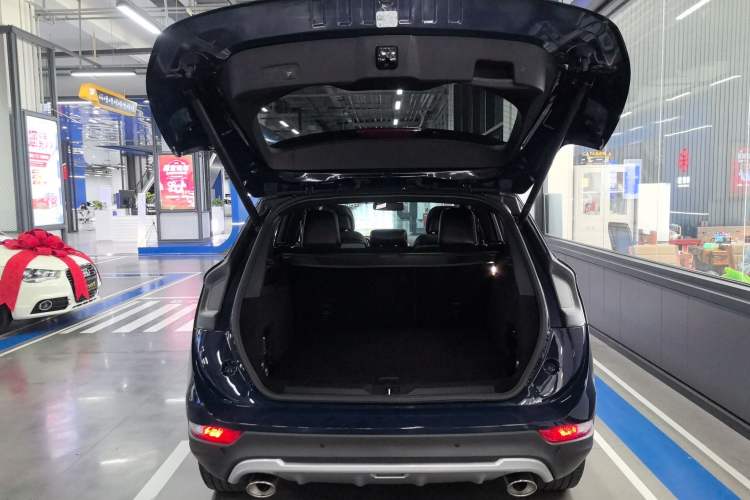 Used Lincoln MKC 2019 2.0T Two-Wheel Drive Zunya Version China VI Standard Trunk