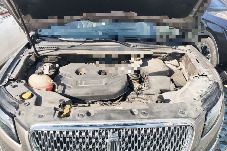 Used Lincoln MKC 2019 2.0T Two-Wheel Drive Zunya Version China VI Standard Engine Bay
