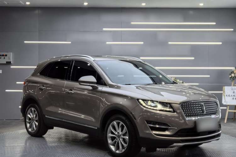 Used Lincoln MKC 2019 2.0T Two-Wheel Drive Zunya Version China VI Standard Exterior 3