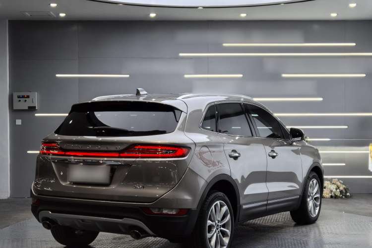 Used Lincoln MKC 2019 2.0T Two-Wheel Drive Zunya Version China VI Standard Exterior 4