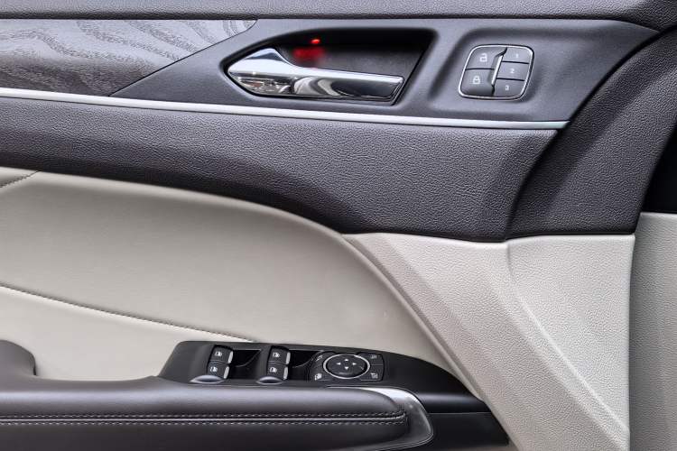 Used Lincoln MKC 2019 2.0T Two-Wheel Drive Zunya Version China VI Standard Interior 11