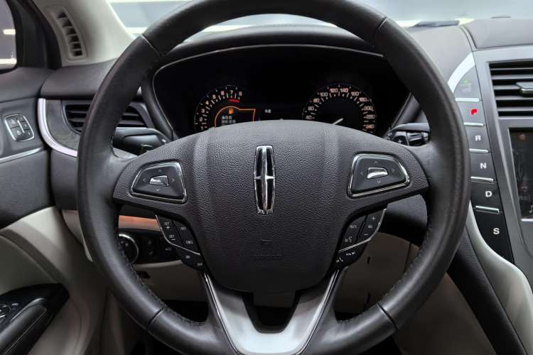 Used Lincoln MKC 2019 2.0T Two-Wheel Drive Zunya Version China VI Standard Interior 4