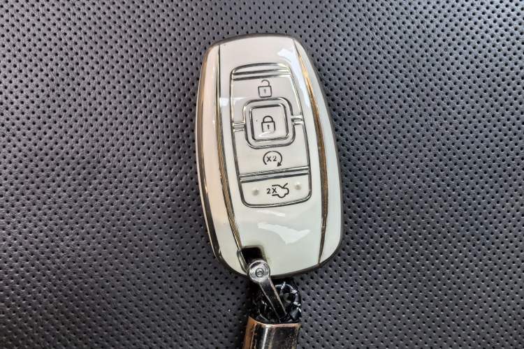 Used Lincoln MKC 2019 2.0T Two-Wheel Drive Zunya Version China VI Standard Interior 5