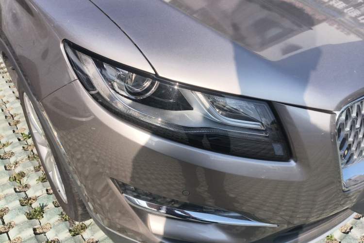 Used Lincoln MKC 2019 2.0T Two-Wheel Drive Zunya Version China VI Standard Right Front Headlight