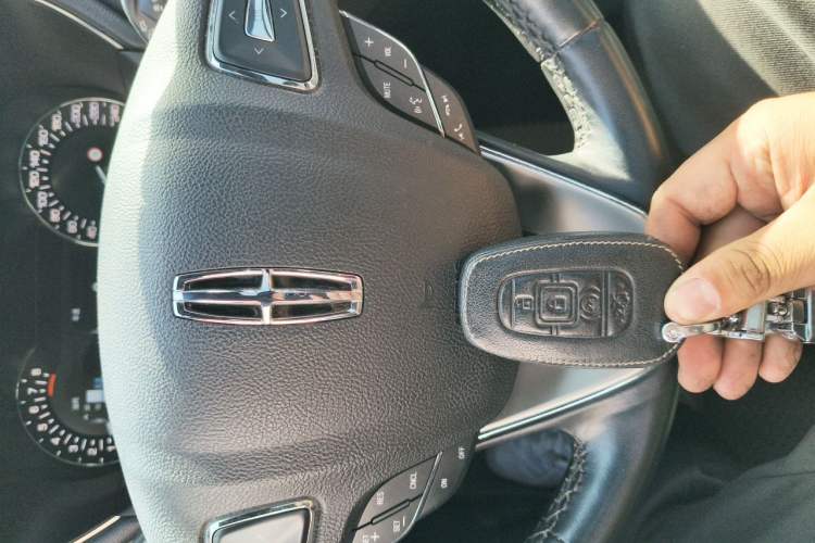 Used Lincoln MKC 2019 2.0T Two-Wheel Drive Zunya Version China VI Standard Vehicle Key