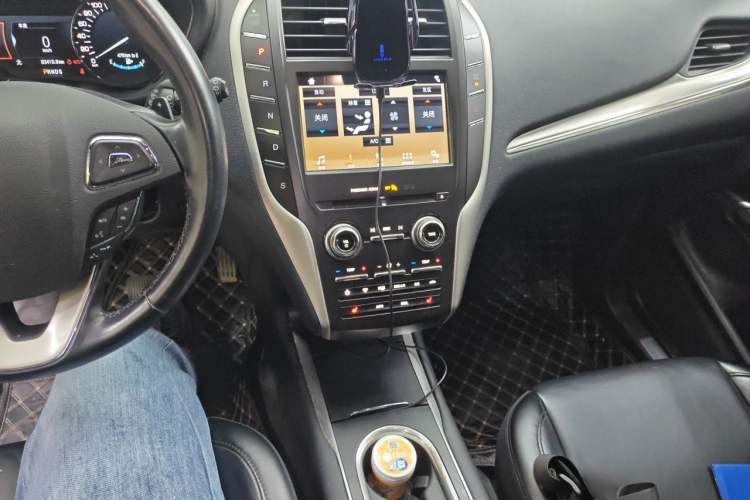 Used Lincoln MKC 2019 2.0T Two-Wheel Drive Luxury Edition China V Standard Audio And AC Panel