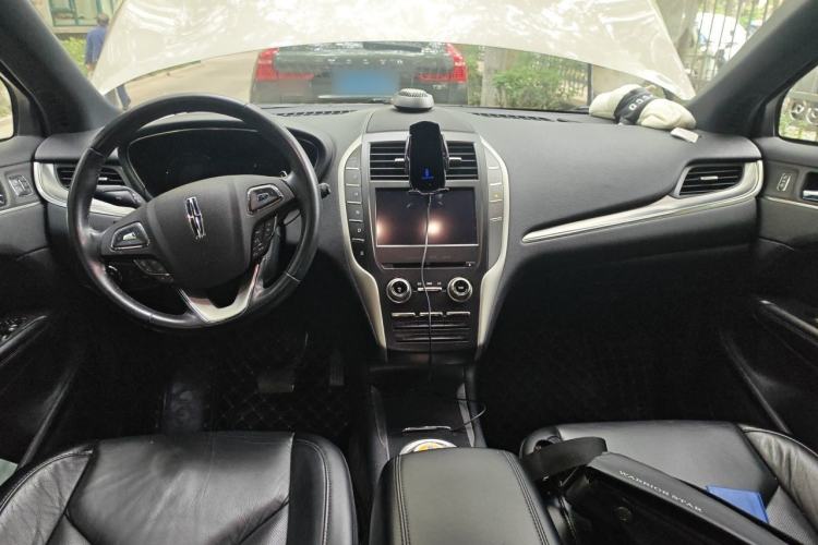 Used Lincoln MKC 2019 2.0T Two-Wheel Drive Luxury Edition China V Standard Center Console