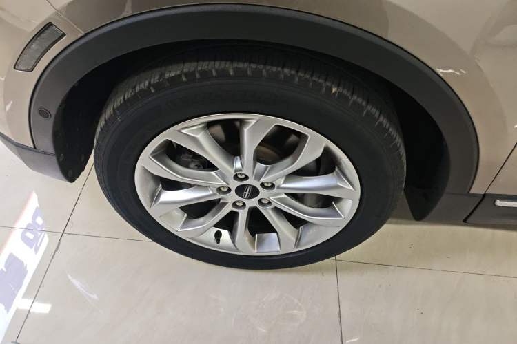 Used Lincoln MKC 2019 2.0T Two-Wheel Drive Zunya Version China VI Standard Exterior 7