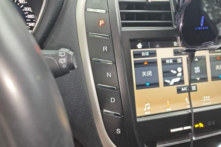 Used Lincoln MKC 2019 2.0T Two-Wheel Drive Luxury Edition China V Standard Gear Lever