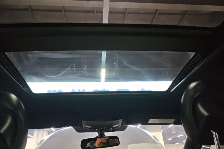 Used Lincoln MKC 2019 2.0T Two-Wheel Drive Zunya Version China VI Standard Headliner