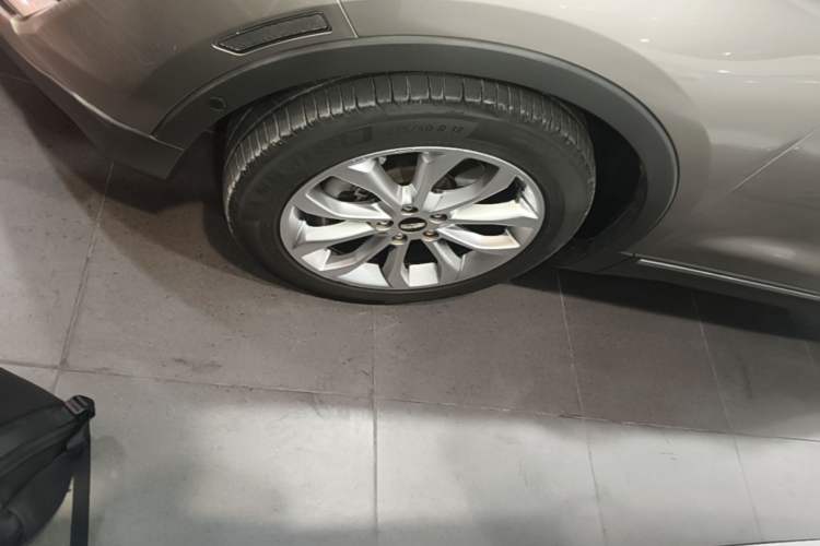 Used Lincoln MKC 2019 2.0T Two-Wheel-Drive Zunya Version China V Emission Standard Left Front Wheel Hub
