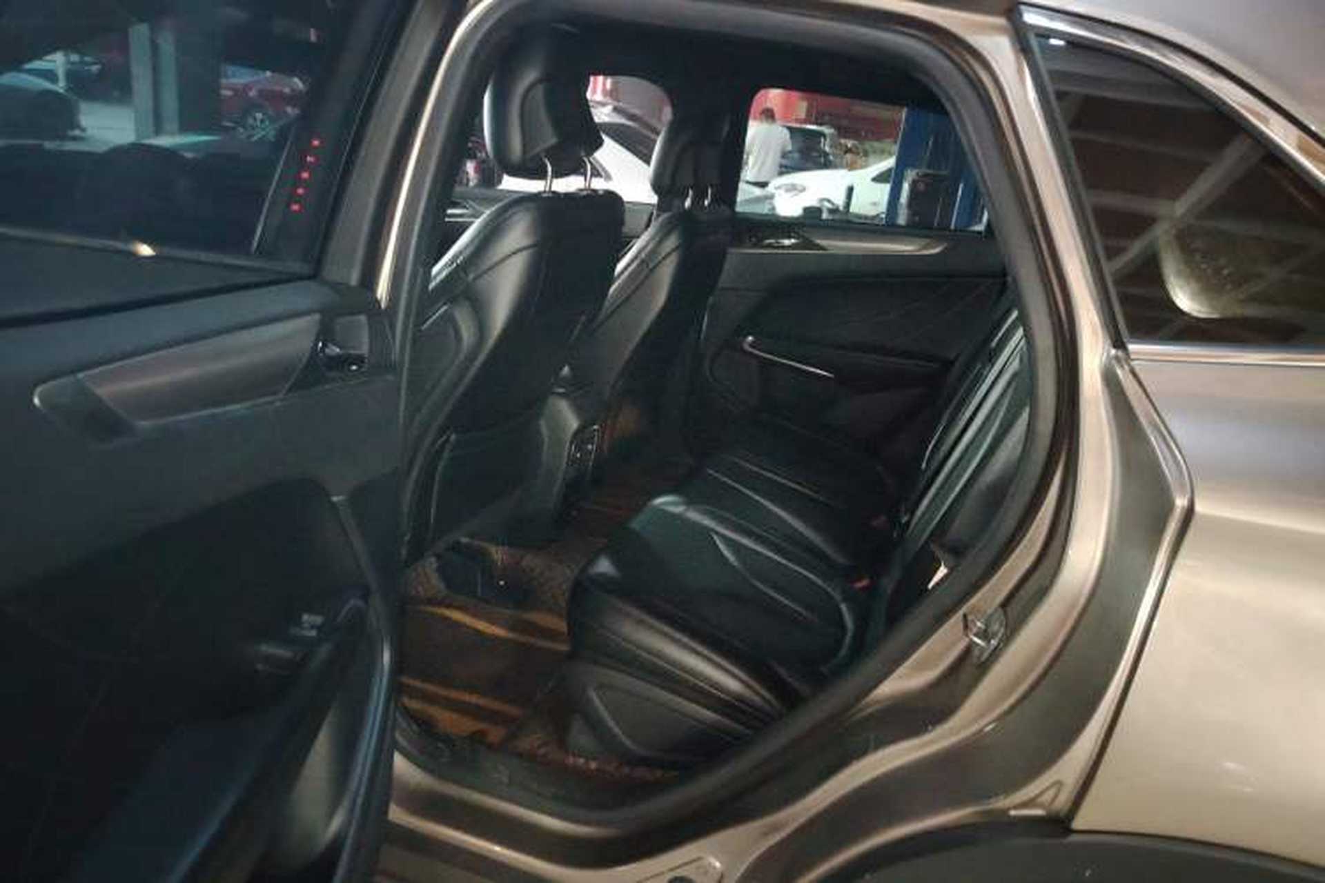Used Lincoln MKC 2019 2.0T Two-Wheel Drive Luxury Edition China VI Standard Left Rear Seat
