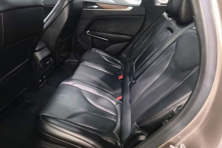 Used Lincoln MKC 2019 2.0T Two-Wheel-Drive Zunya Version China V Emission Standard Left Rear Seat
