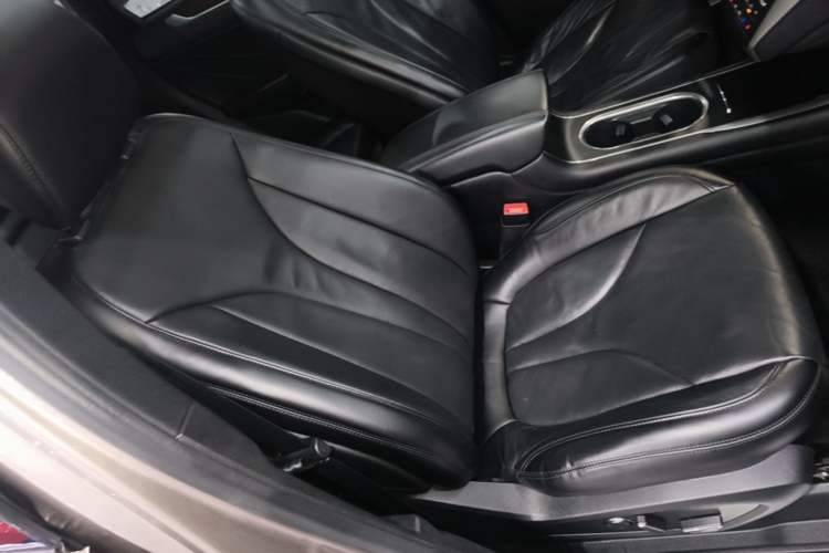 Used Lincoln MKC 2019 2.0T Two-Wheel-Drive Zunya Version China V Emission Standard Right Front Seat