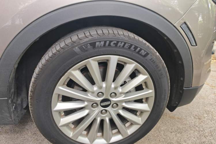 Used Lincoln MKC 2019 2.0T Two-Wheel Drive Luxury Edition China V Standard Right Front Wheel Hub