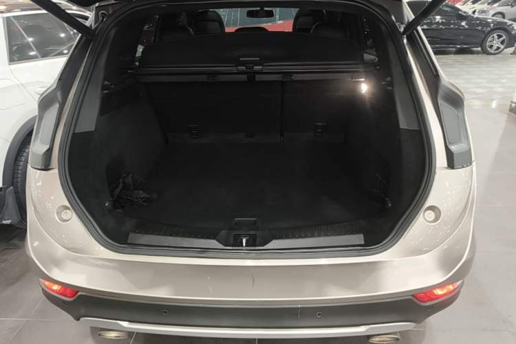 Used Lincoln MKC 2019 2.0T Two-Wheel-Drive Zunya Version China V Emission Standard Trunk
