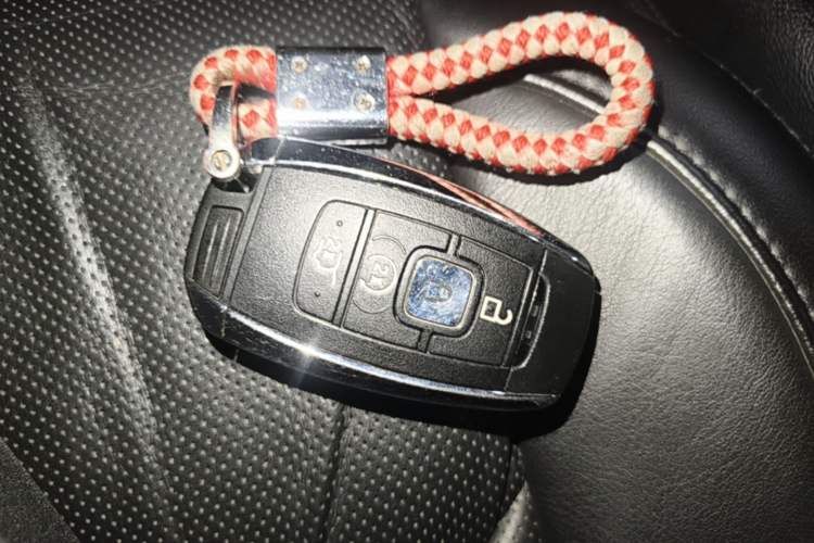 Used Lincoln MKC 2019 2.0T Two-Wheel-Drive Zunya Version China V Emission Standard Vehicle Key