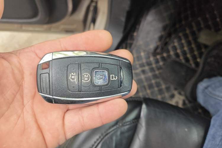 Used Lincoln MKC 2019 2.0T Two-Wheel Drive Luxury Edition China V Standard Vehicle Key
