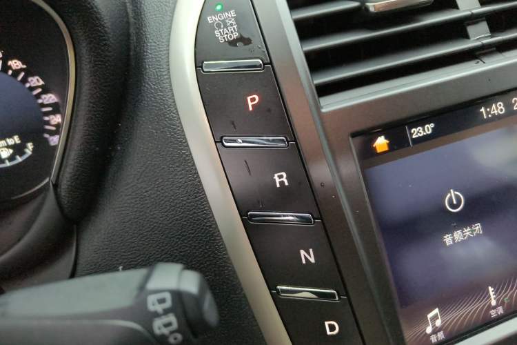 Used Lincoln MKC 2019 2.0T Two-Wheel Drive Luxury Edition China V Standard Gear Lever