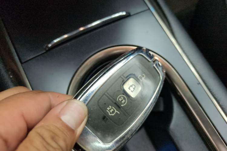 Used Lincoln MKC 2019 2.0T Two-Wheel Drive Luxury Edition China V Standard Vehicle Key