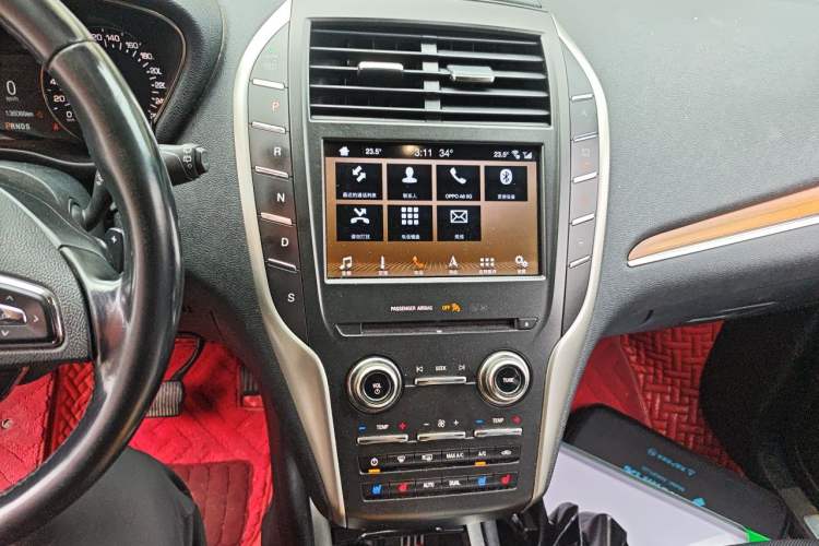 Used Lincoln MKC 2019 2.0T Two-Wheel-Drive Zunya Version China V Emission Standard Audio And AC Panel