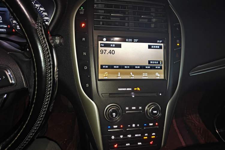 Used Lincoln MKC 2019 2.0T Two-Wheel Drive Luxury Edition China VI Standard Audio And AC Panel